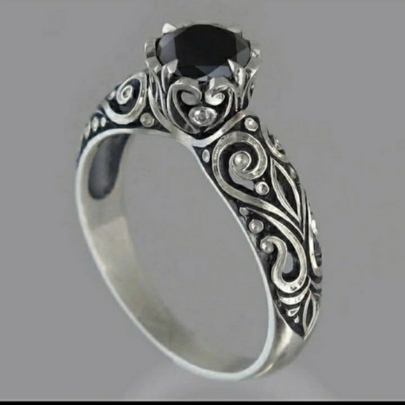 Silver ring - Picture 3 of 3